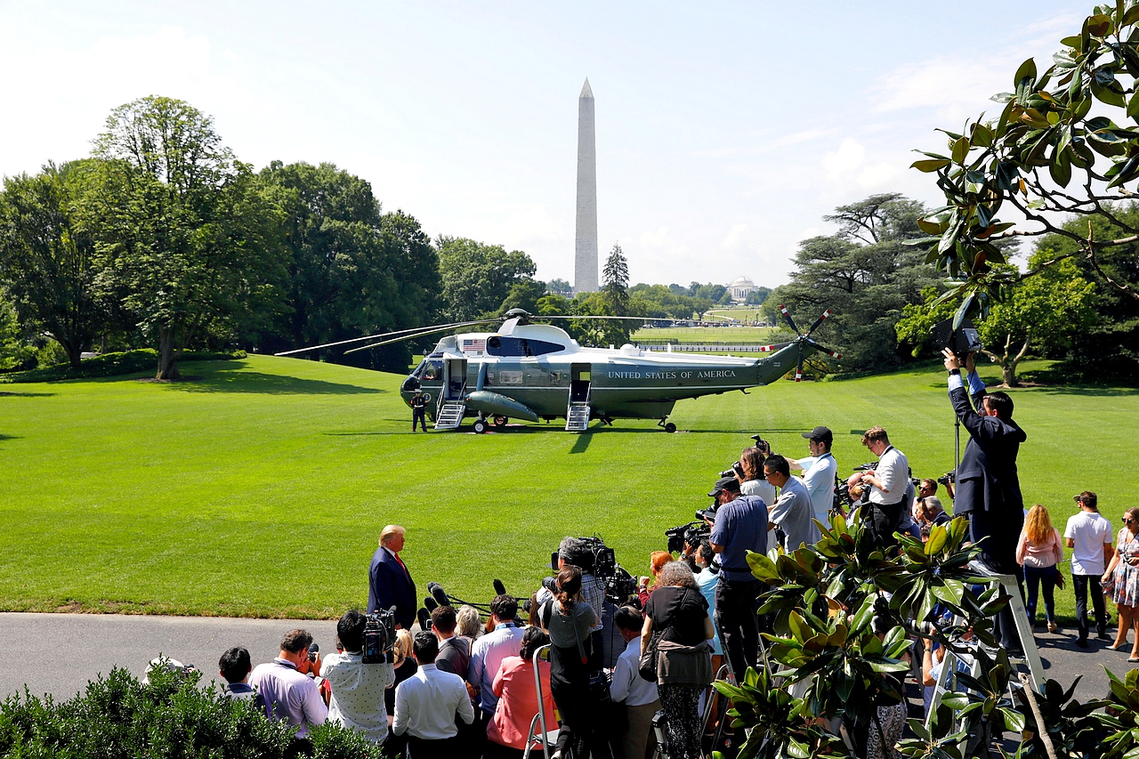 ВЕРТОЛЁТ НА ЛУЖАЙКЕ БЕЛОГО ДОМА МАРИН УАН, HELICOPTER MARINE ONE HELIPAD WHITE HOUSE